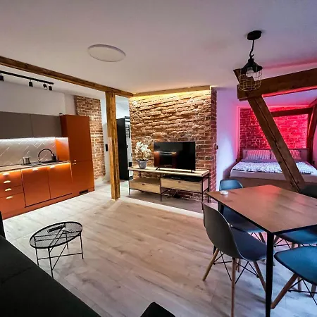 Апартаменти Brick And Wood *