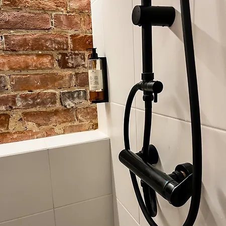 דירה Brick And Wood