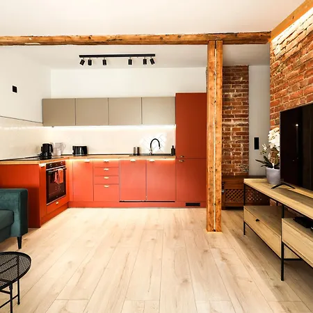 Brick And Wood * Bromberg