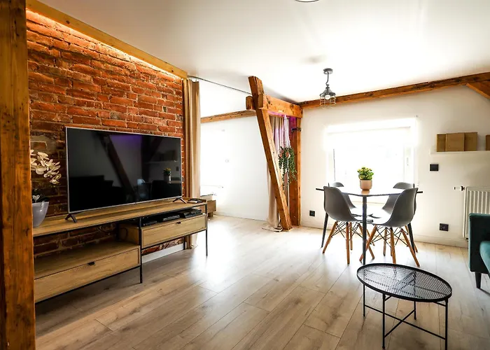 Brick And Wood 비드고슈치