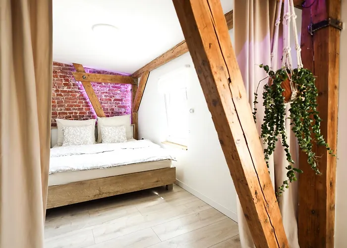 Brick And Wood 비드고슈치