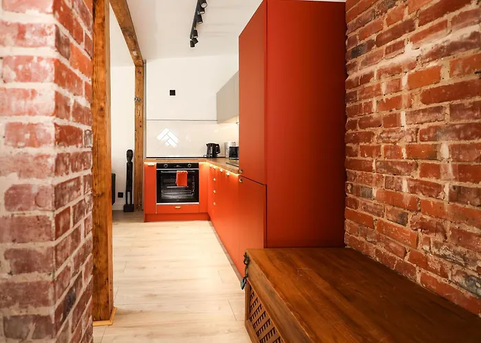 Brick And Wood 비드고슈치